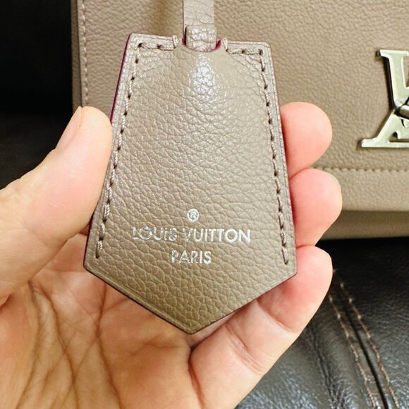 Louis Vuitton Lockme II Turtledove - Picture 2 of 16